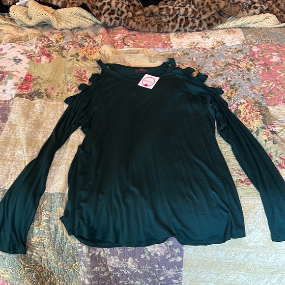 Nwt Nadine west long sleeve tshirt with cold shoulder cut out down mid arm - Picture 4 of 5